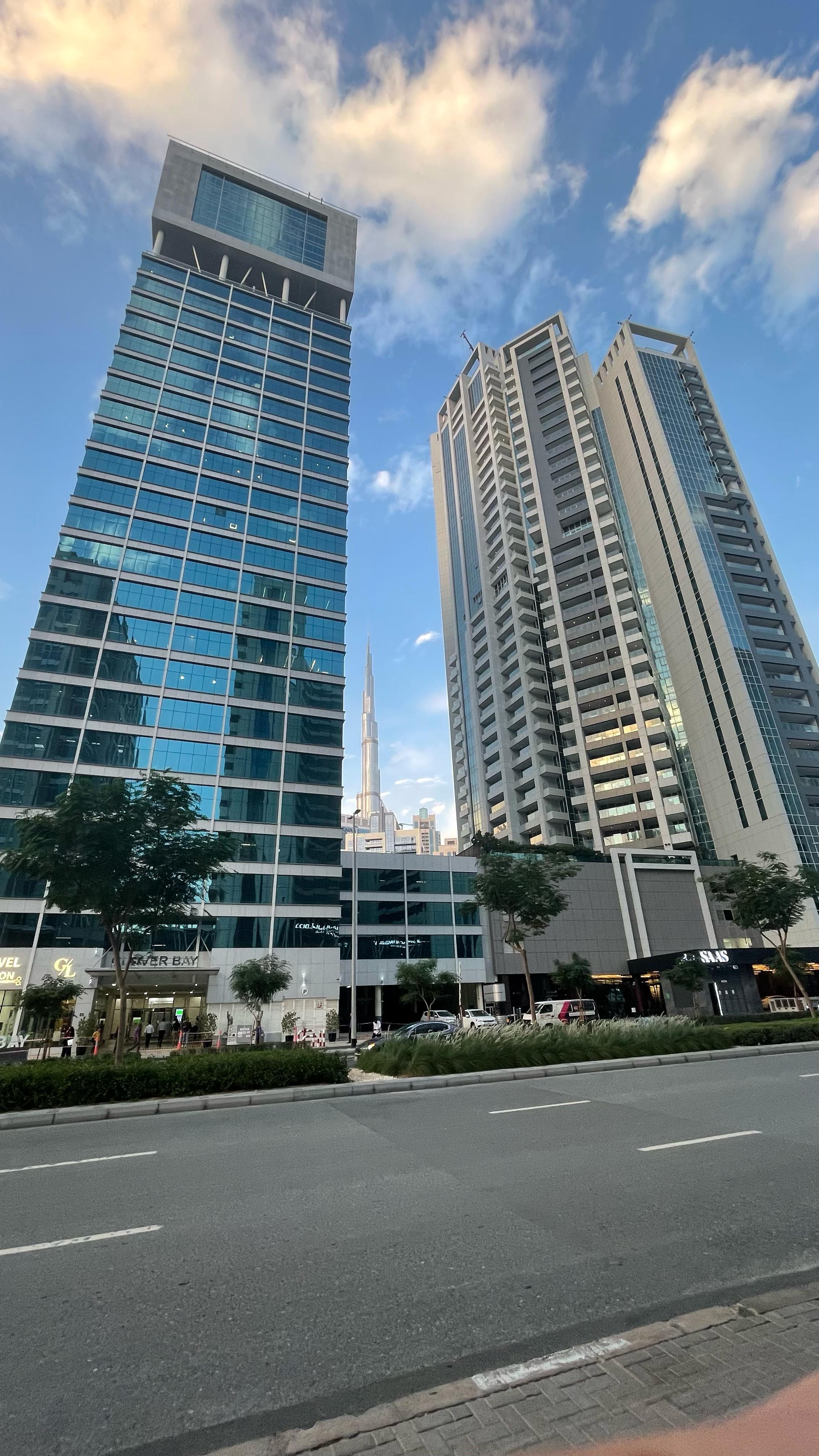 Noor Saray Office Building